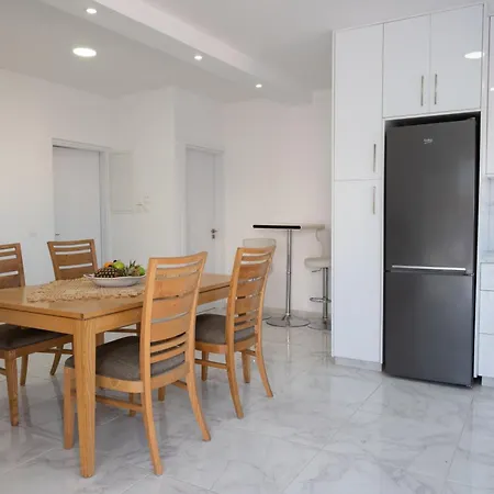 Opera Modern 3br With Ensuites In Apartamento *