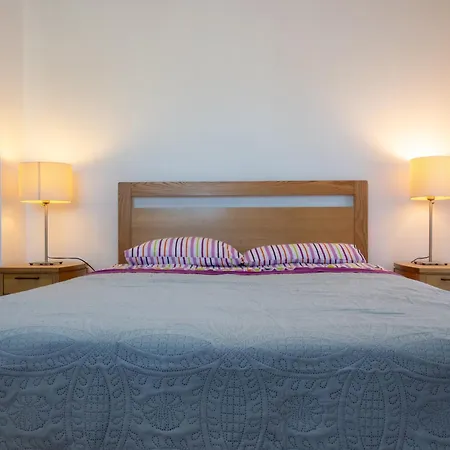 Opera Modern 3br With Ensuites In *