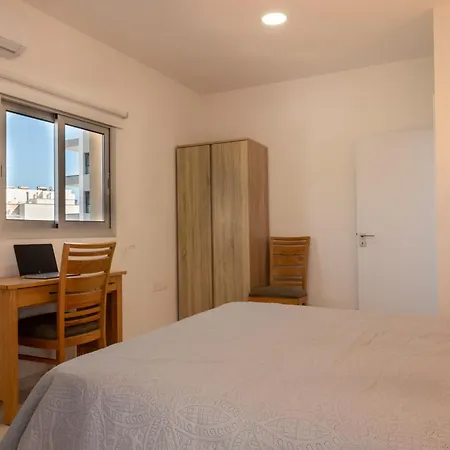 Opera Modern 3br With Ensuites In Apartamento *