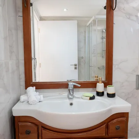 Opera Modern 3br With Ensuites In