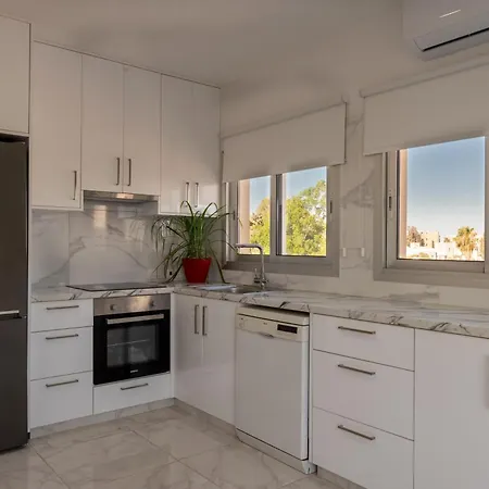 Opera Modern 3br With Ensuites In Διαμέρισμα *