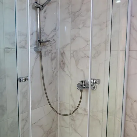 Apartment Opera Modern 3br With Ensuites In
