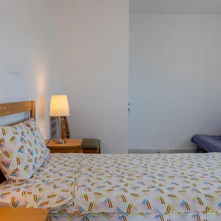 Opera Modern 3br With Ensuites In Apartment