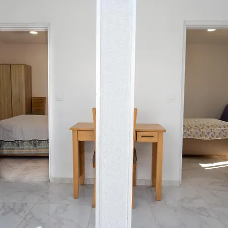 Opera Modern 3br With Ensuites In *